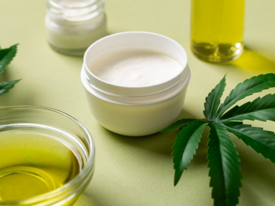 Aceite de CBD vs. cápsulas vs. cosméticos: ¿cuál es la mejor opción para ti?